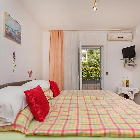 בית הארחה And With A Swimming Pool Mlini, Dubrovnik - 22386 מליני