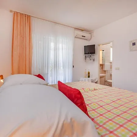 And With A Swimming Pool Mlini, Dubrovnik - 22386 בית הארחה מליני