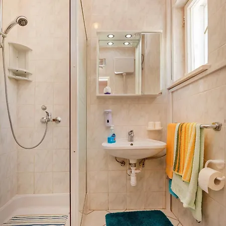 בית הארחה And With A Swimming Pool Mlini, Dubrovnik - 22386 מליני